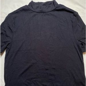 Kohls black turtle neck crop top size Small